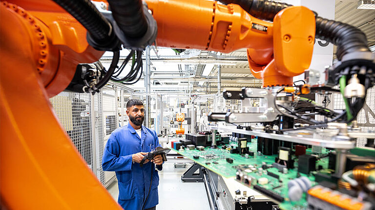New lines and robot technology: SMA upgrades electronics production facilities